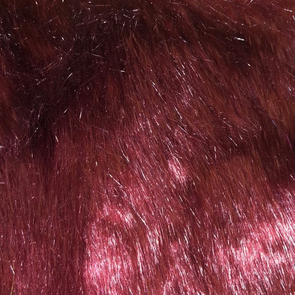 Plush Burgundy clutch 🥀 - Picture 2 of 3